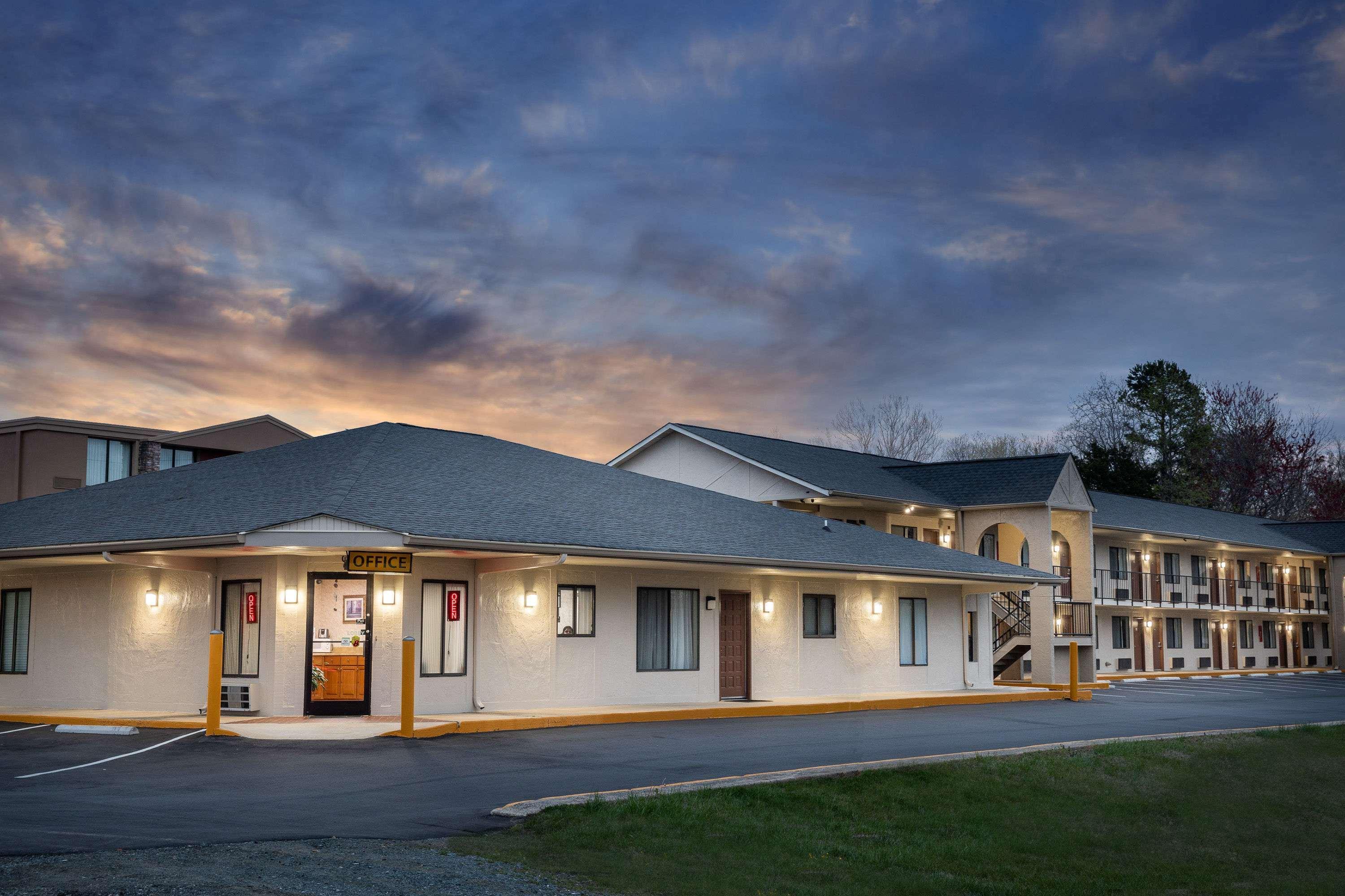Super 8 By Wyndham Burlington Nc Μοτέλ Εξωτερικό φωτογραφία